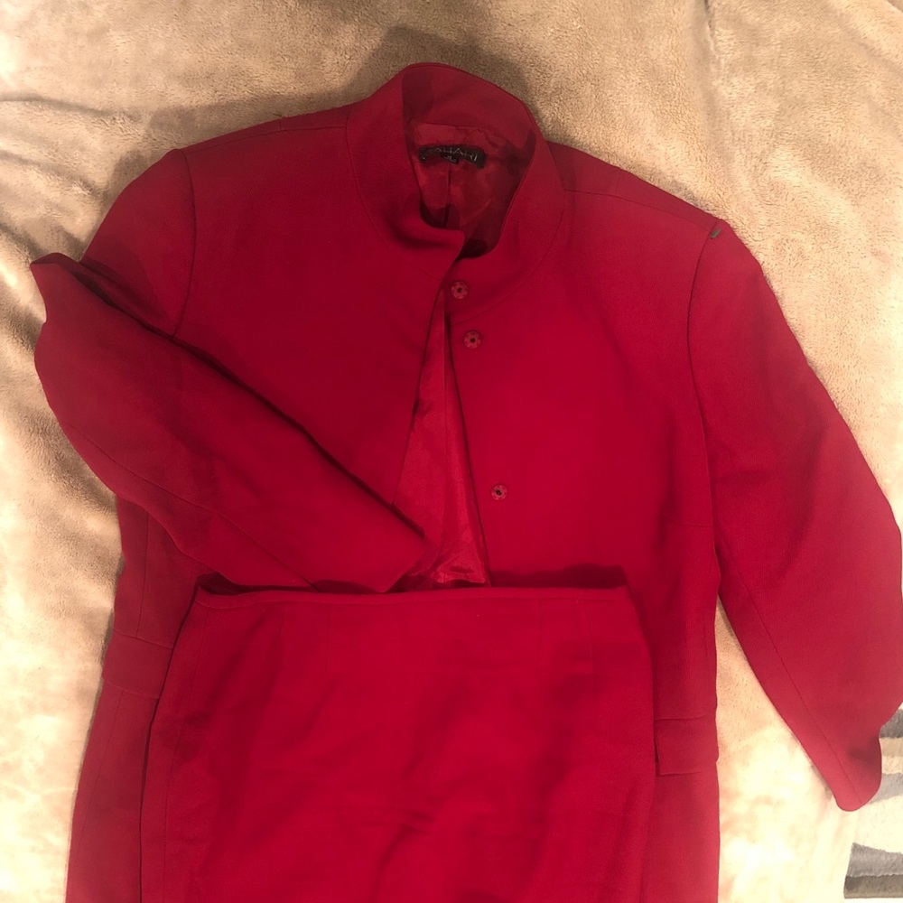 TAHARI SET